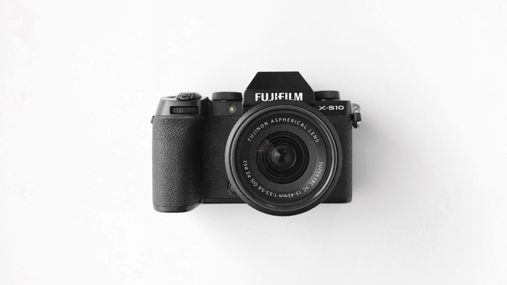 FUJIFILM ミラーレスデジタルカメラ X-S10 Wズームレンズキット F X